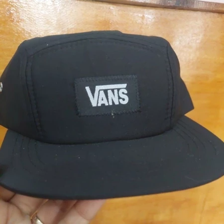 SNAPBACK DISTRO 5 PANEL PACTH BORDIR - Vans Hitam